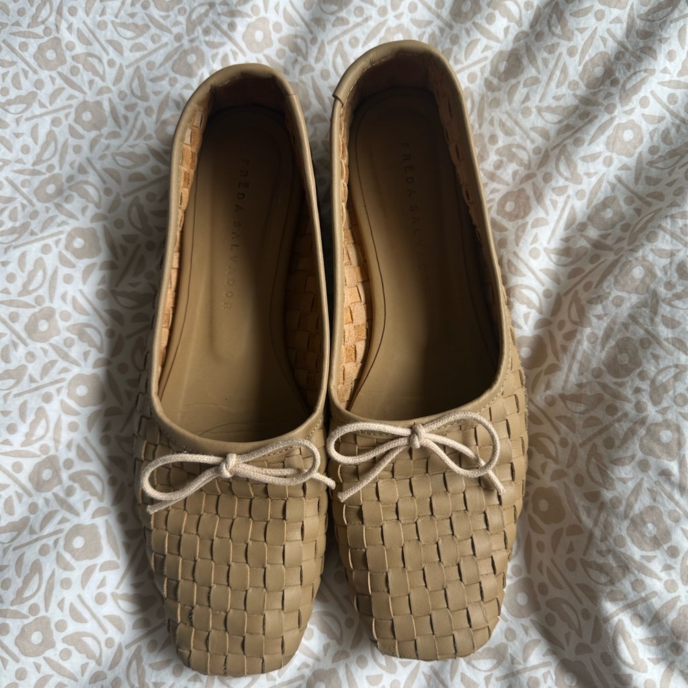 Freda Salvador Jada Woven Loafers size 7